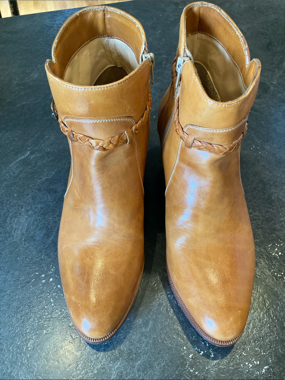 Women The Stratford Shoe brown leather ankle boots size 9 1/2